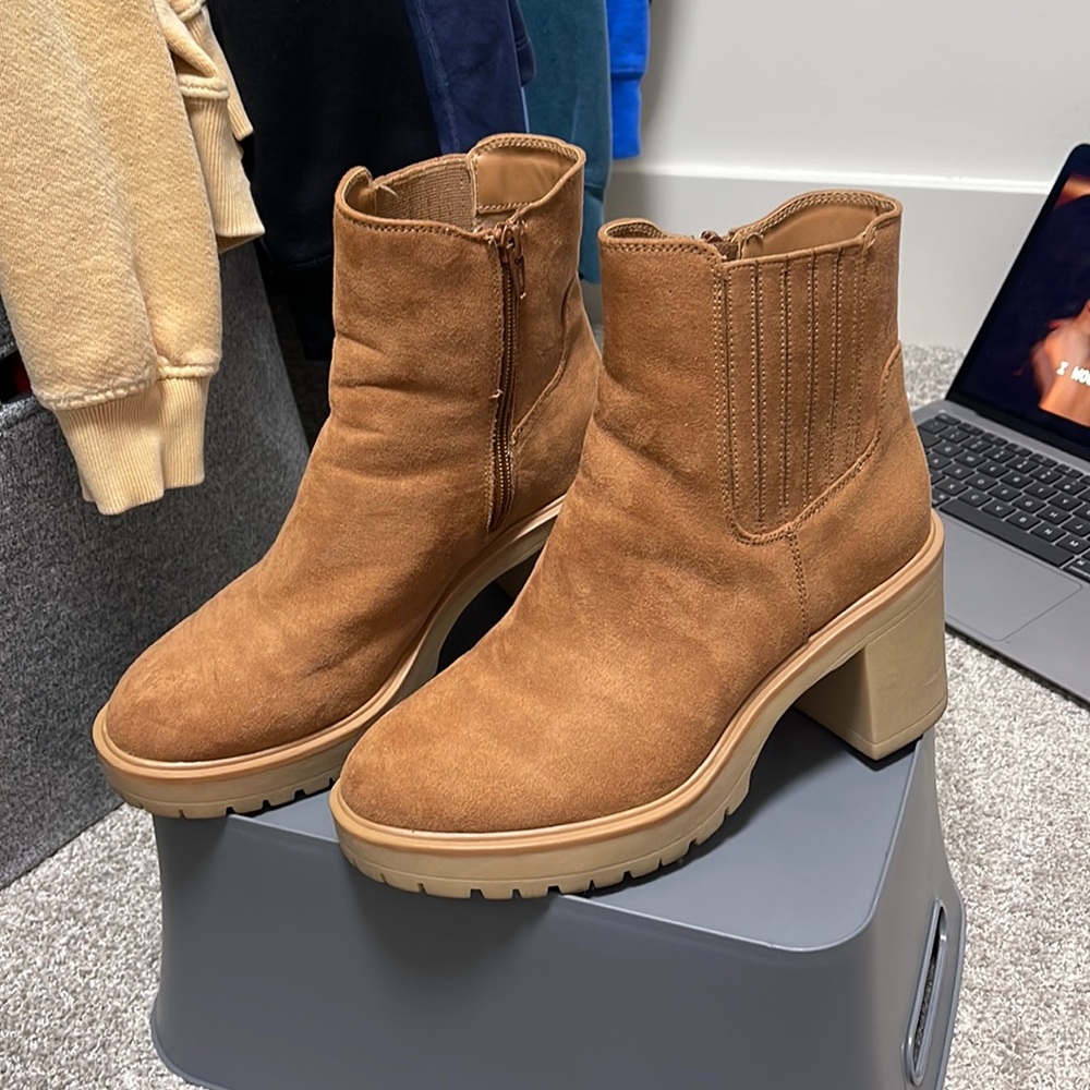 Heeled, Suede, Tan, Zip up Boots - size 7